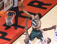 雄鹿30领先热火 字母哥17+17+5